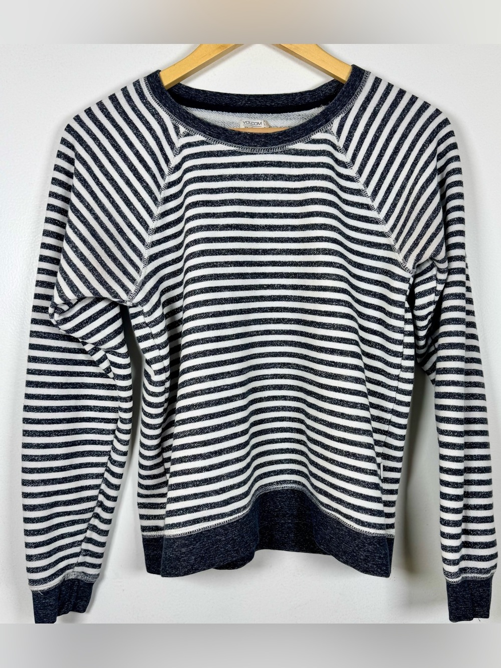 Volcom Striped Cotton Sweatshirt Top Heather Gray Women’s Small Cozy Casual